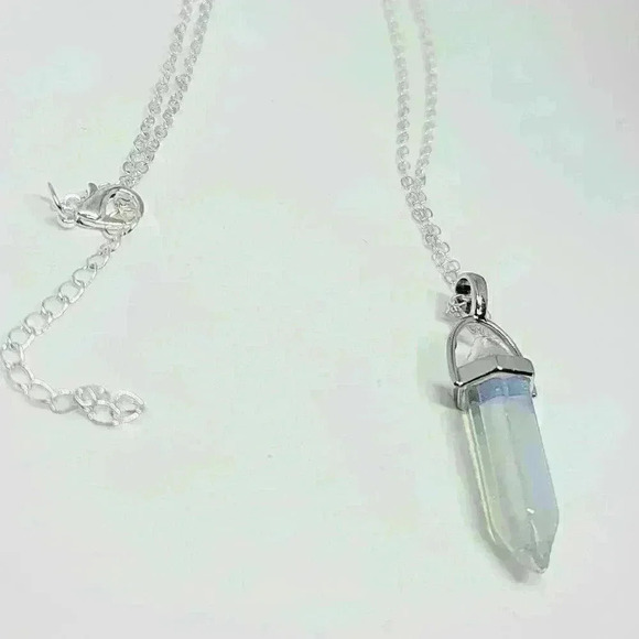 NWOT Hexagon Opal Quartz Necklace - Picture 1 of 2